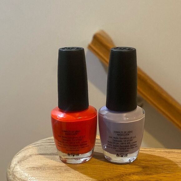 OPI Nail Polish 2 different colors - Picture 2 of 2